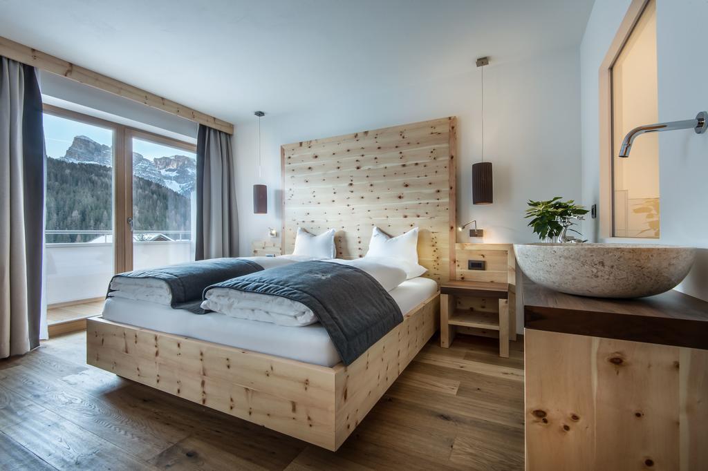 Hotel La Fradora - Dolomites Hotel San Cassiano  Room photo